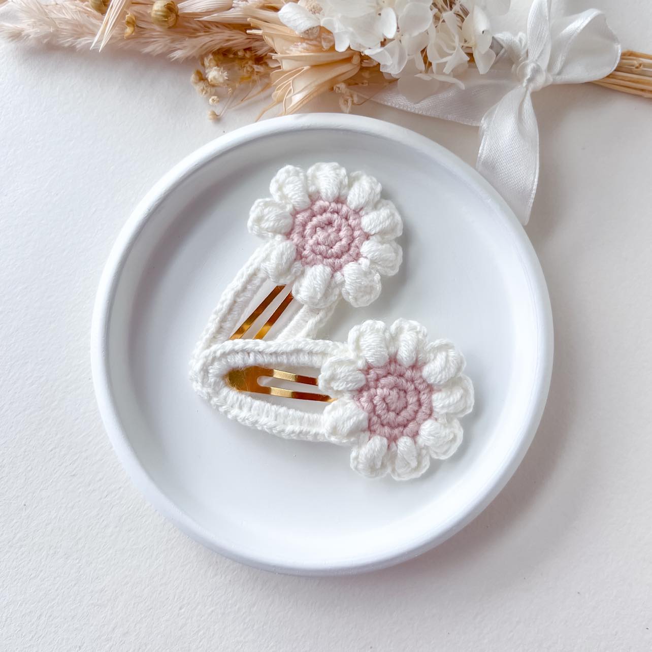 CROCHET FLOWER CLIP | Light Pink