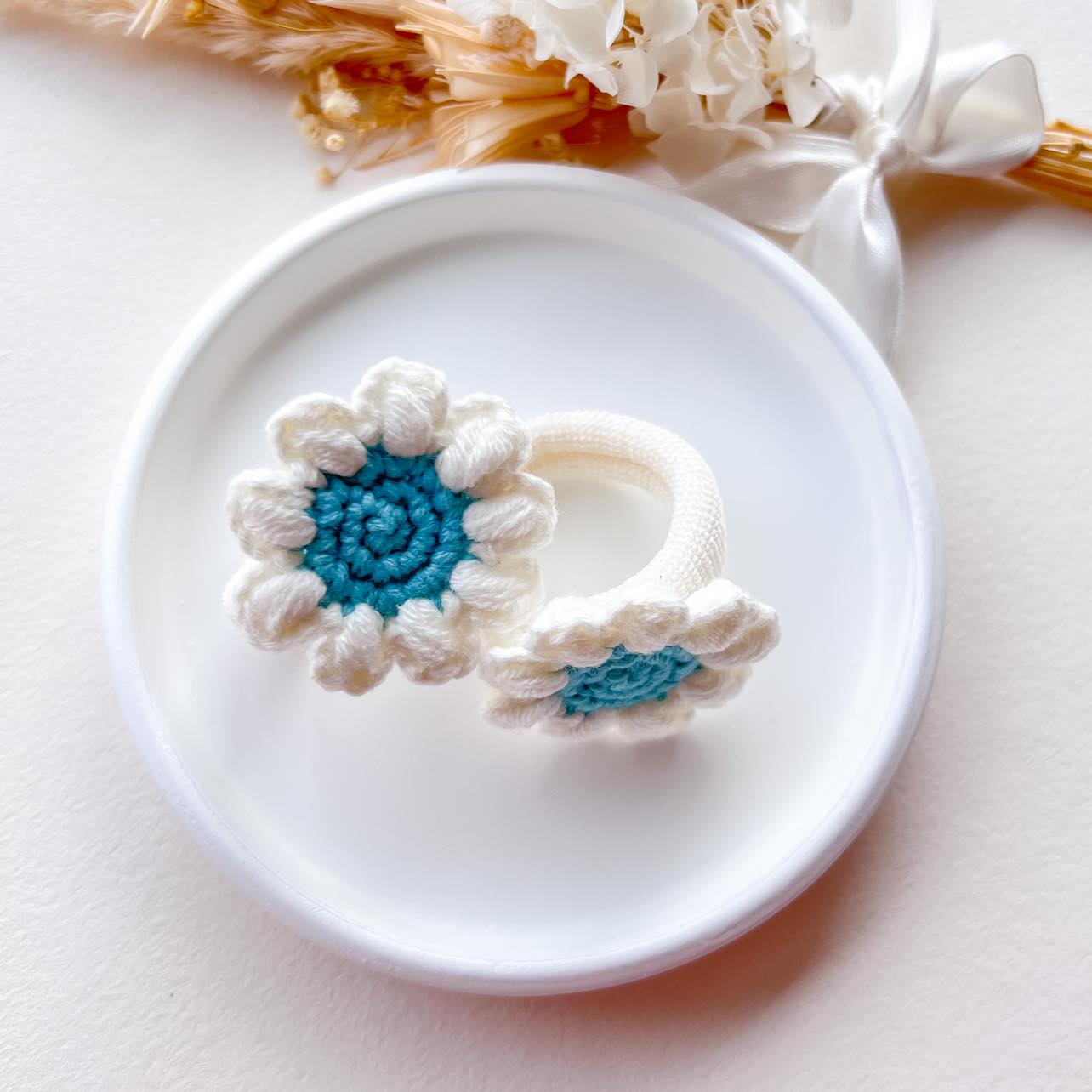 CROCHET FLOWER BOBBLES | Sky