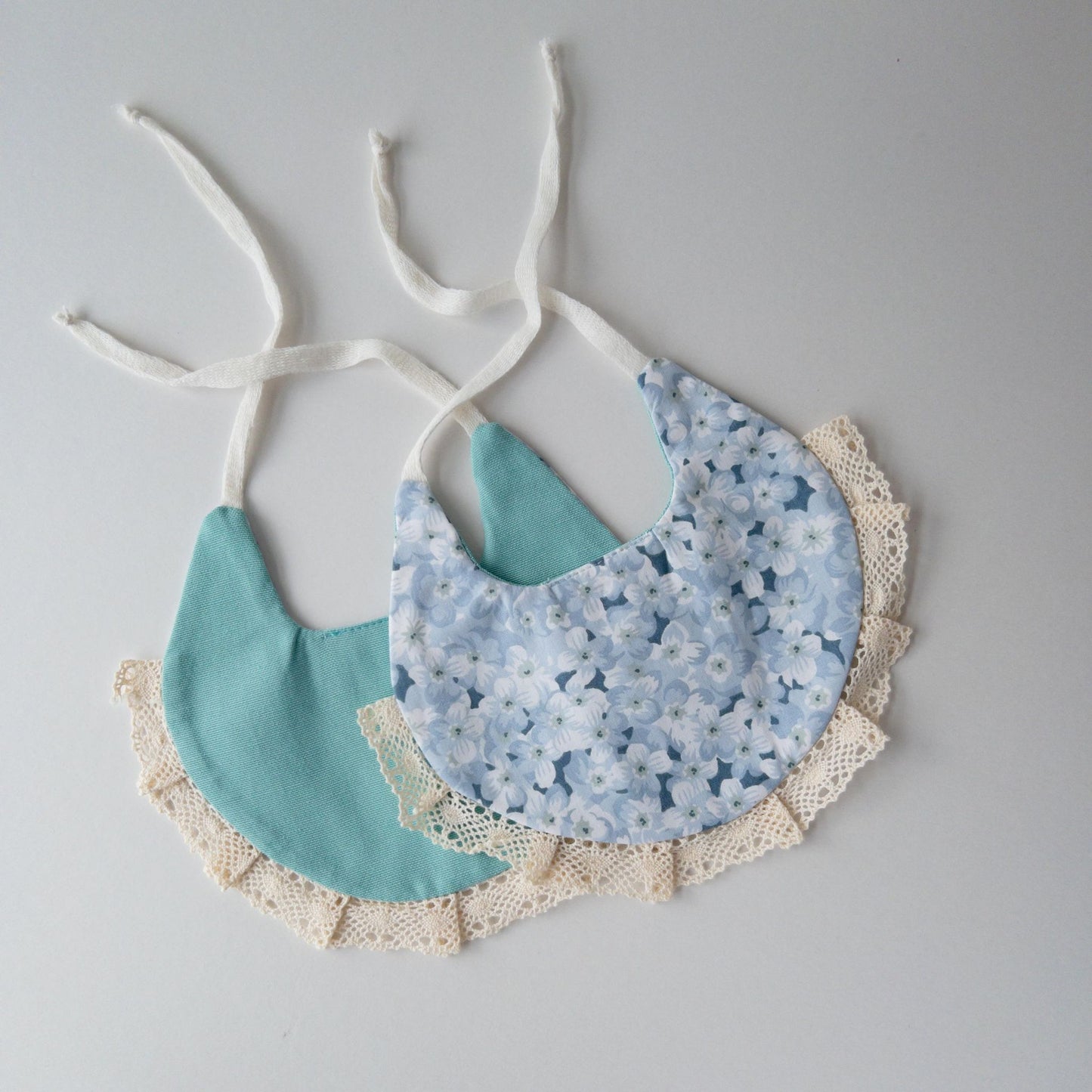 Reversible Bib | BLUE FLOWERS