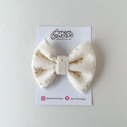 Pinch Bow | CREAM BRODERIE