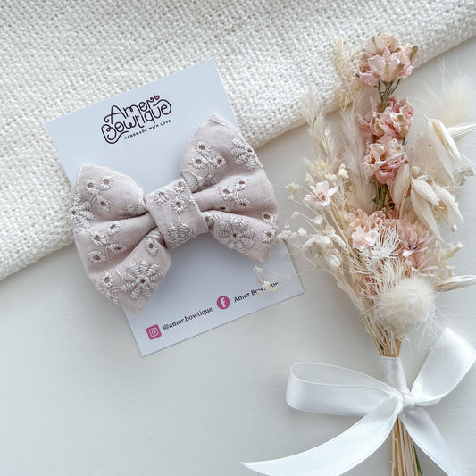 Pinch Bow | OATMEAL BRODERIE
