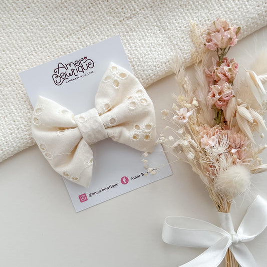 Pinch Bow | CREAM BRODERIE