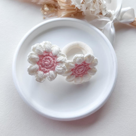 CROCHET FLOWER BOBBLES | Light pink