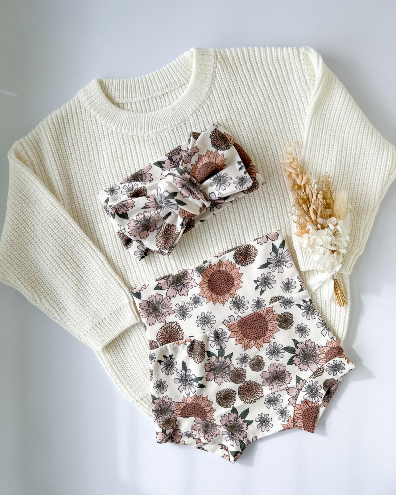 OVERSIZED TOPKNOT | SUNFLOWER AND DAHLIAS